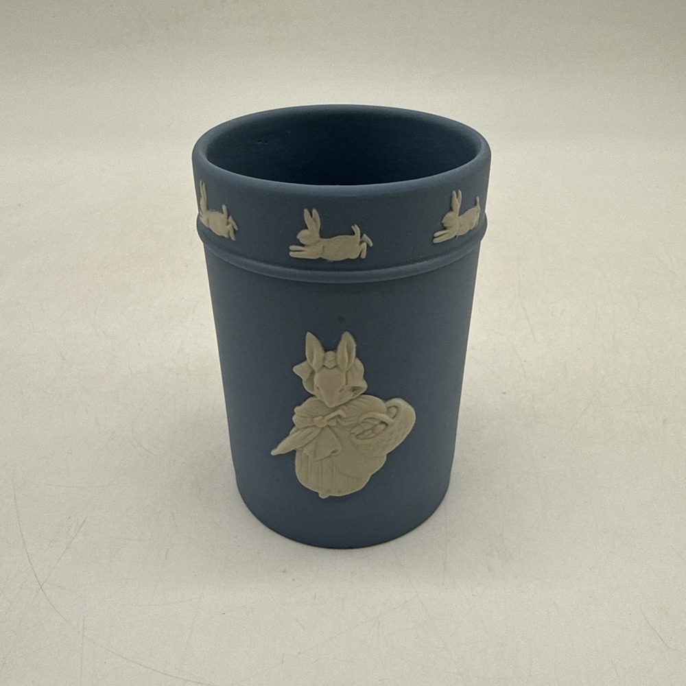 Vintage Wedgwood Blue Jasper Pencil Pot Peter Rabbit Blue & White